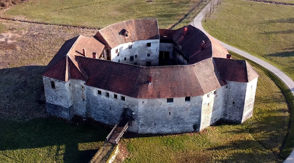 Stari Grad Ribnik, Croatia